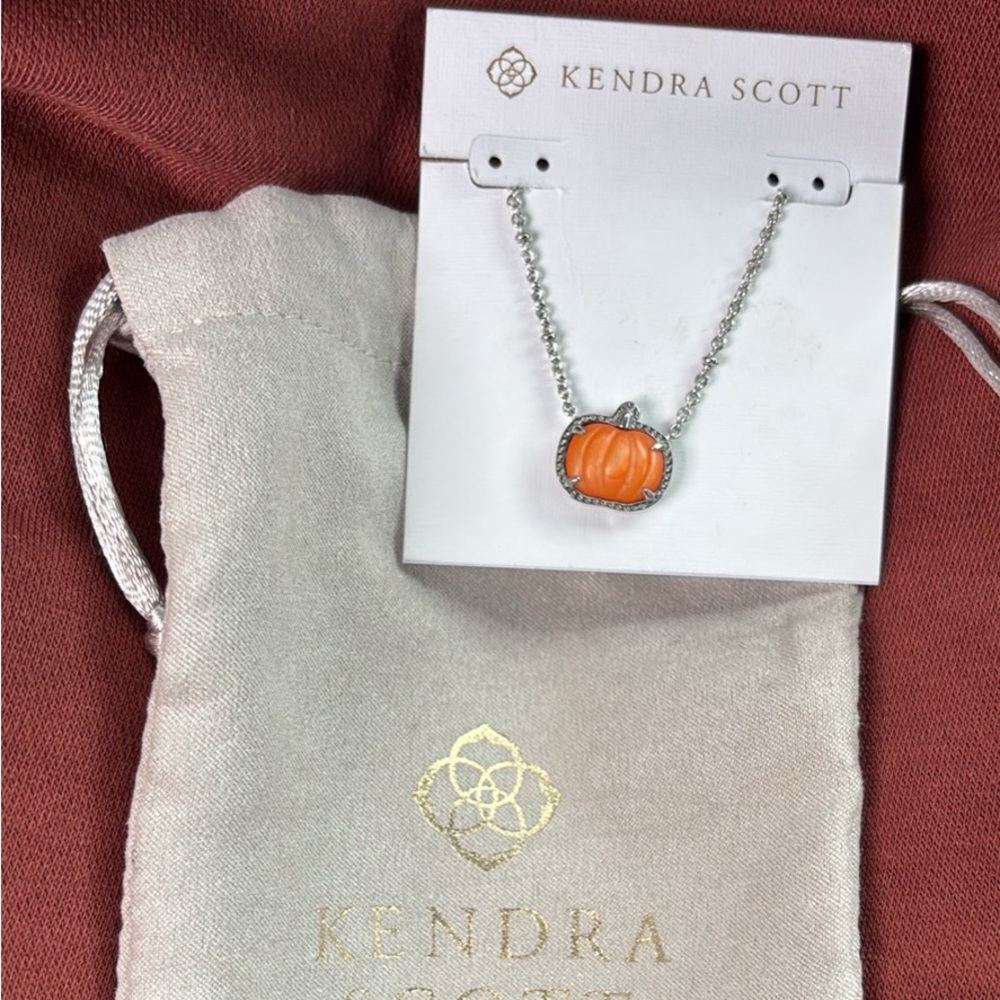 Kendra Scott Pumpkin Necklace (Silver)